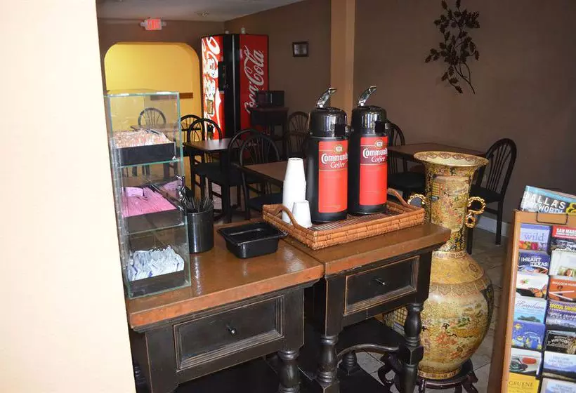 Summit Inn Hotel & Suites