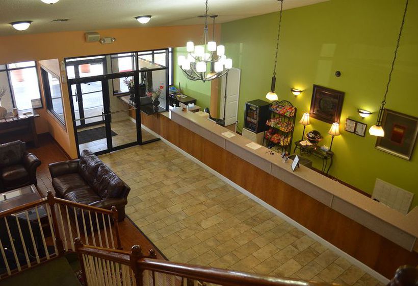 Summit Inn Hotel & Suites