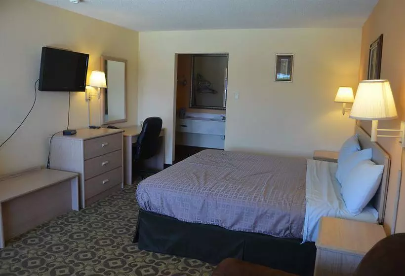 Summit Inn Hotel & Suites