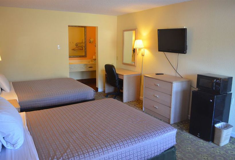 Summit Inn Hotel & Suites