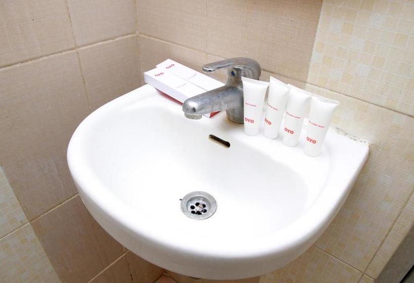 בית מלון כפרי Oyo 1656 Parama Su