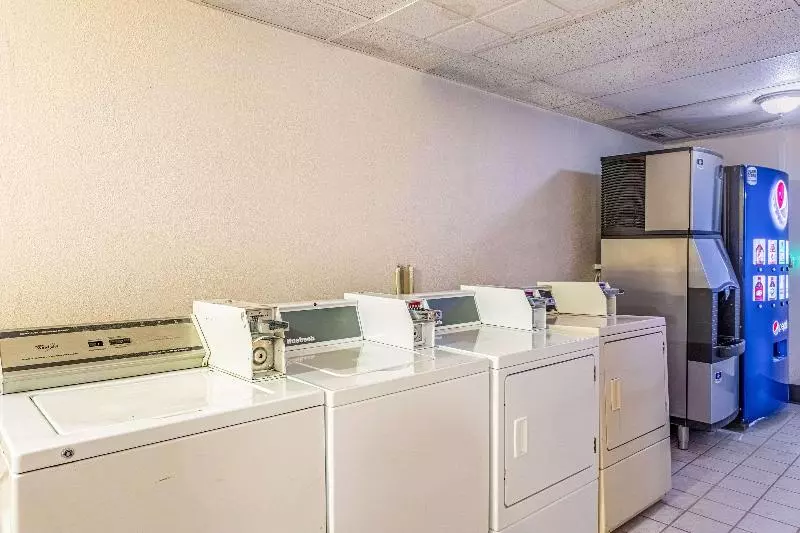 Hotelli Suburban Studios