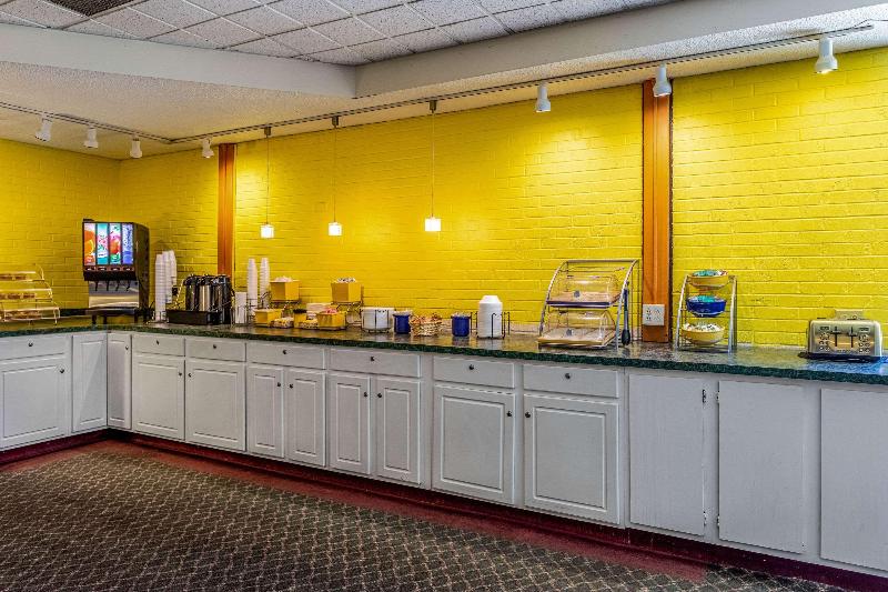 בית מלון כפרי Suburban Studios