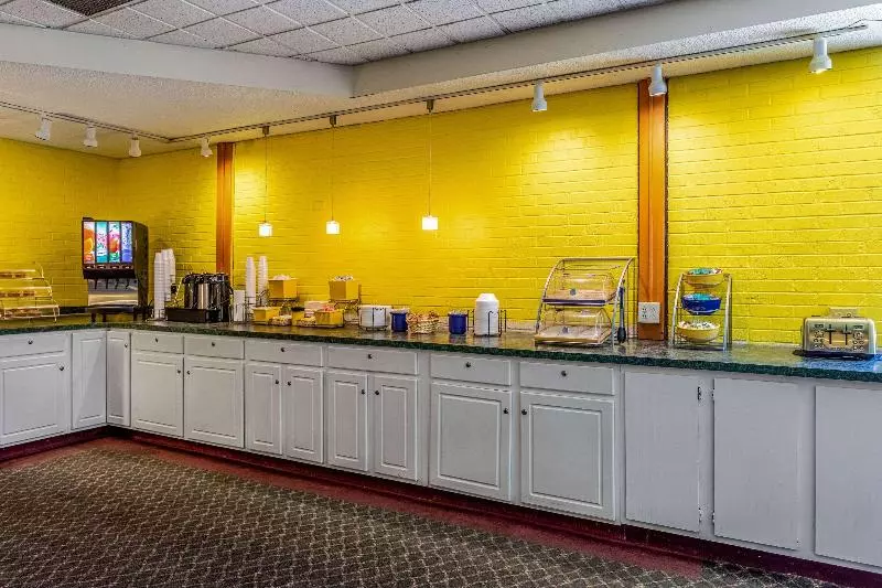 Hotelli Suburban Studios