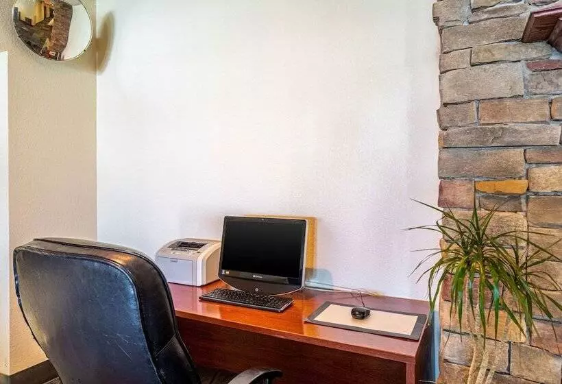 Hotelli Suburban Studios