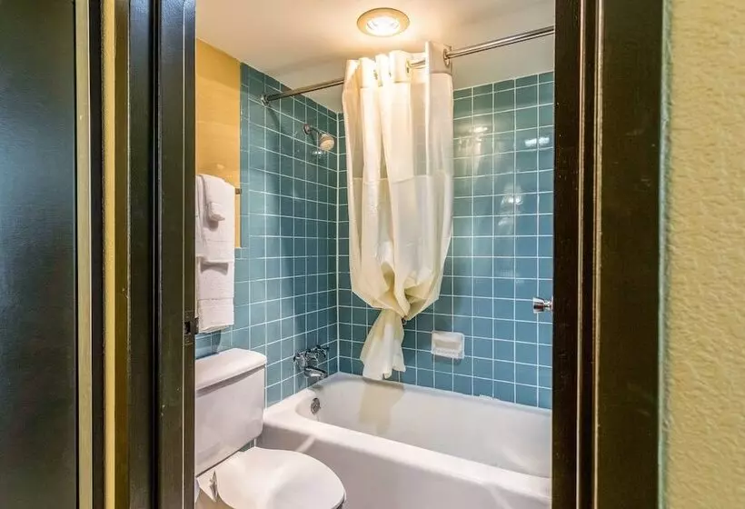 Hotelli Suburban Studios