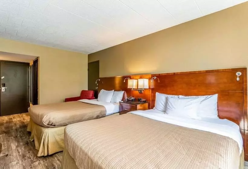 Hotelli Suburban Studios