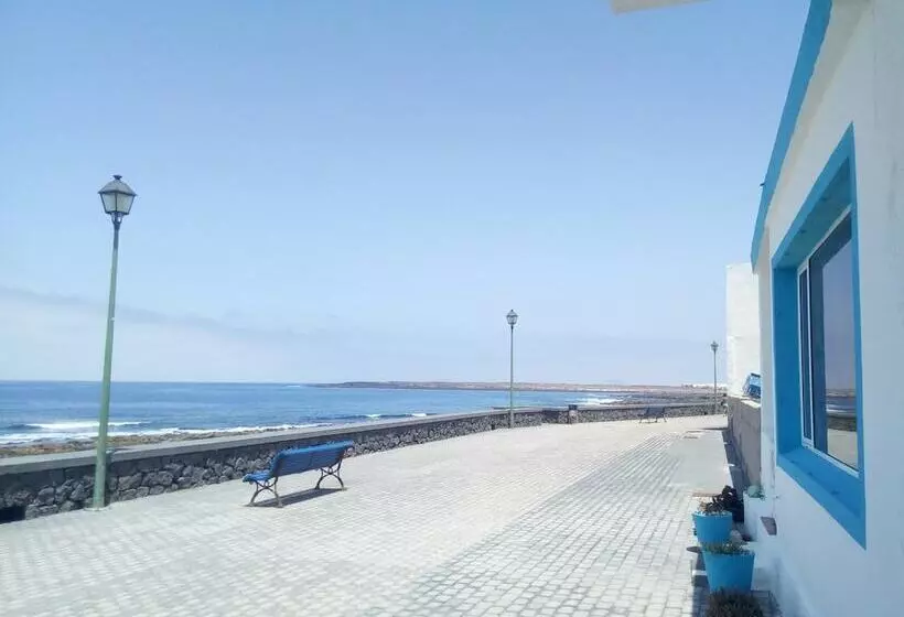 Retkeilymaja La Santa Ocean