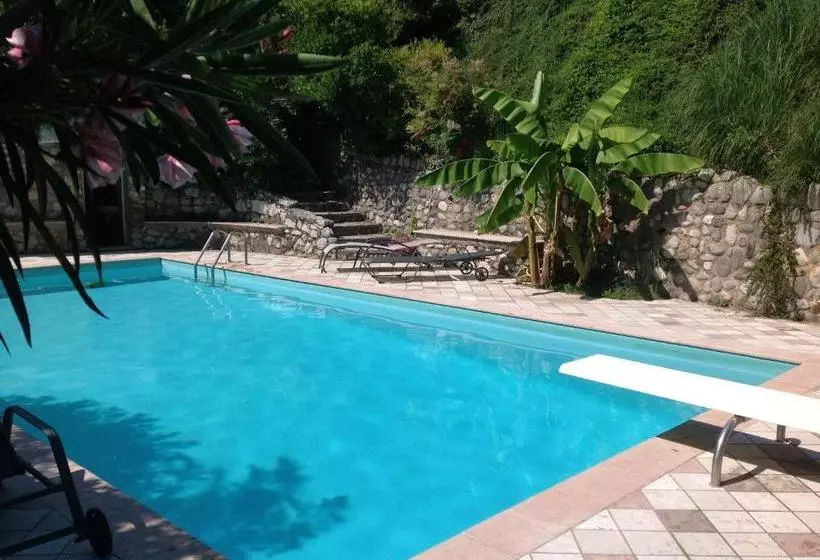 B&b Villa Gardasee With Pool