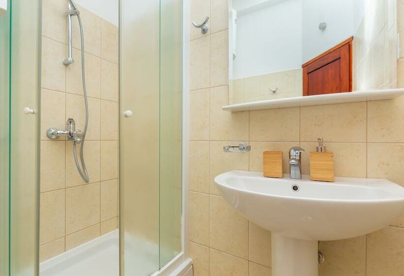 Hedera Estate, Hedera A1