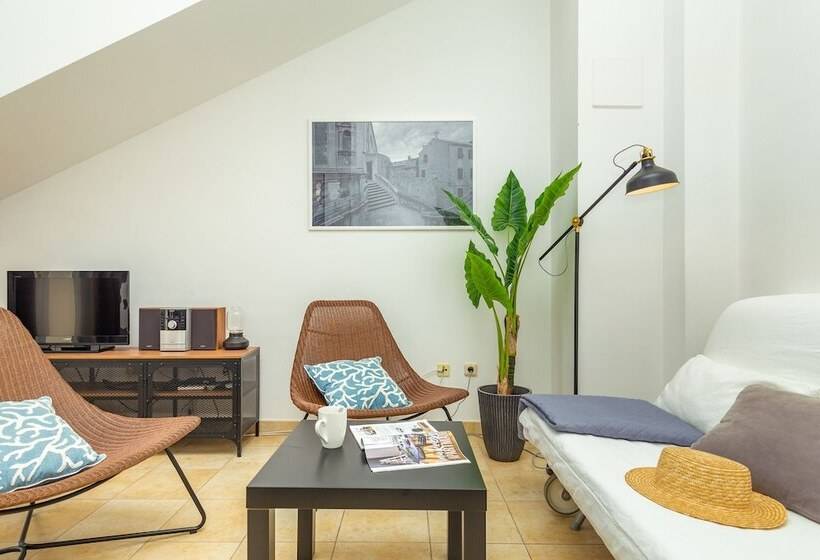 Hedera Estate, Hedera A1