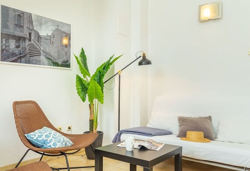 Hedera Estate, Hedera A1