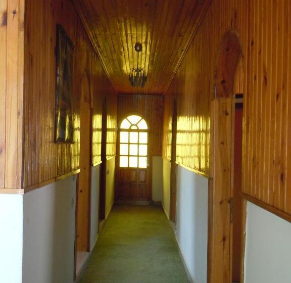 בית מלון כפרי Ozenturku