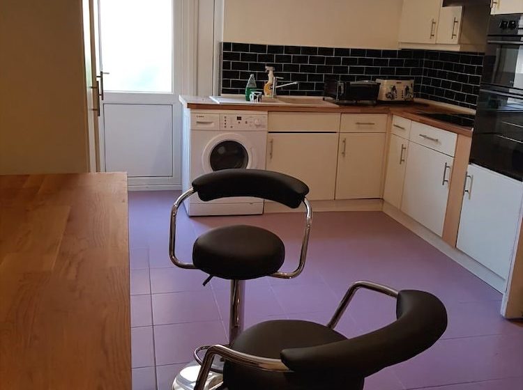 膳宿费 Brad Properties