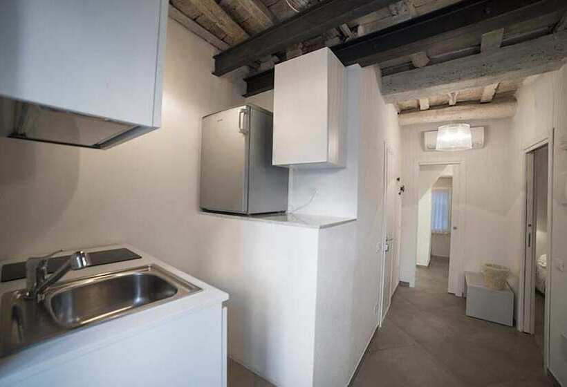 بنسيون Camere Nicolina 2