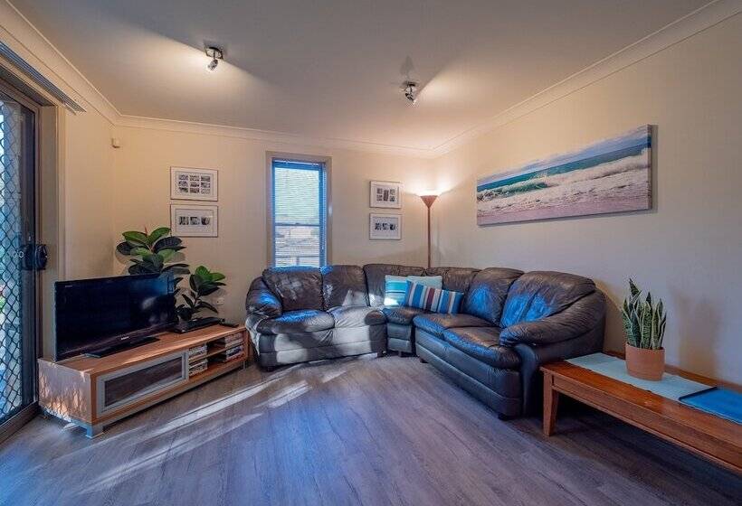 The Waves Port Macquarie