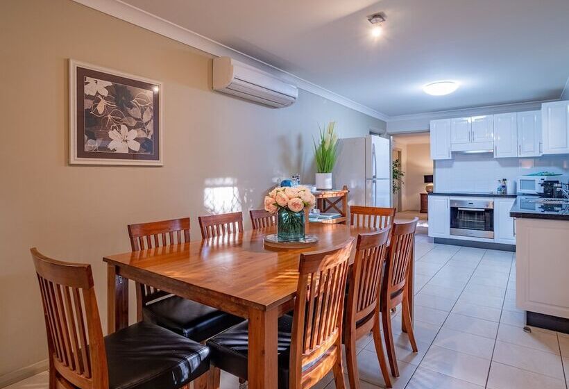 The Waves Port Macquarie