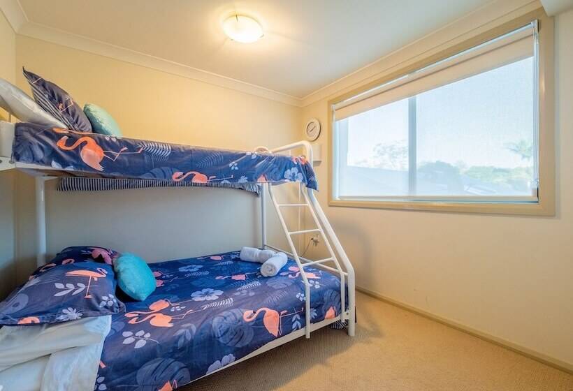 The Waves Port Macquarie