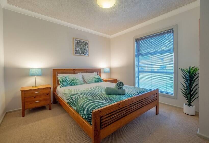 The Waves Port Macquarie