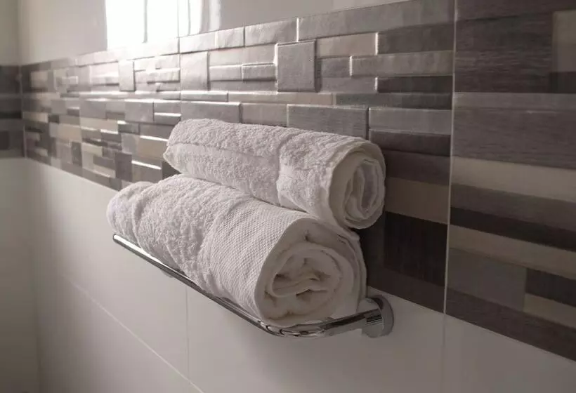 Triple Palms Bed And Breakfast