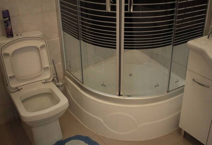 Triple Palms Bed And Breakfast