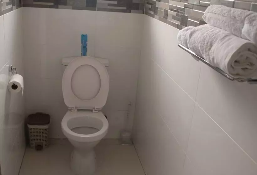 Triple Palms Bed And Breakfast