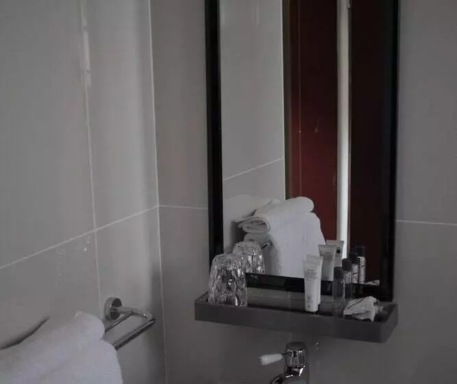 Triple Palms Bed And Breakfast