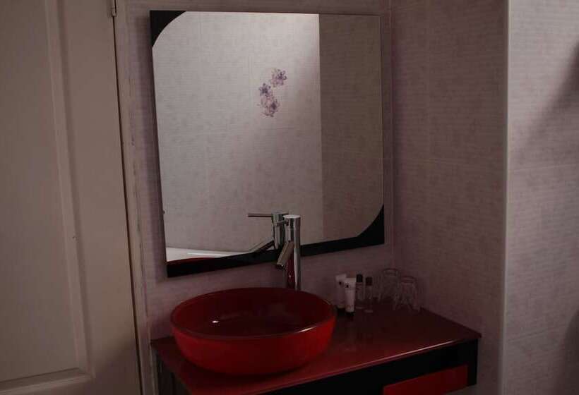 Triple Palms Bed And Breakfast