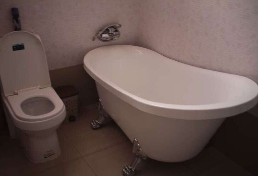 Triple Palms Bed And Breakfast