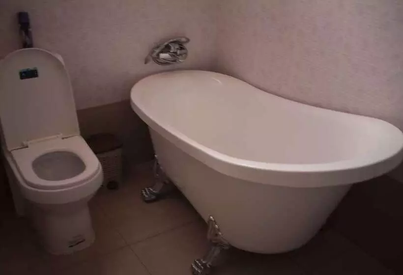 Triple Palms Bed And Breakfast