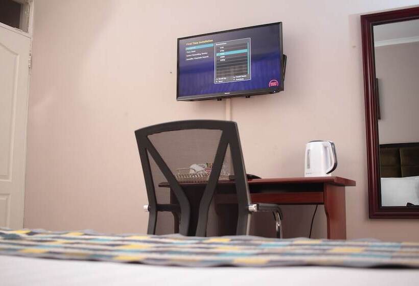 Triple Palms Bed And Breakfast