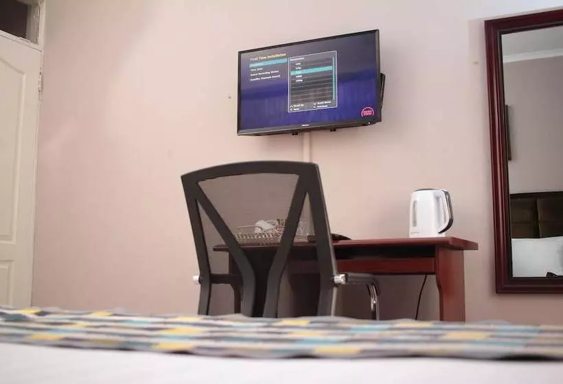 Triple Palms Bed And Breakfast