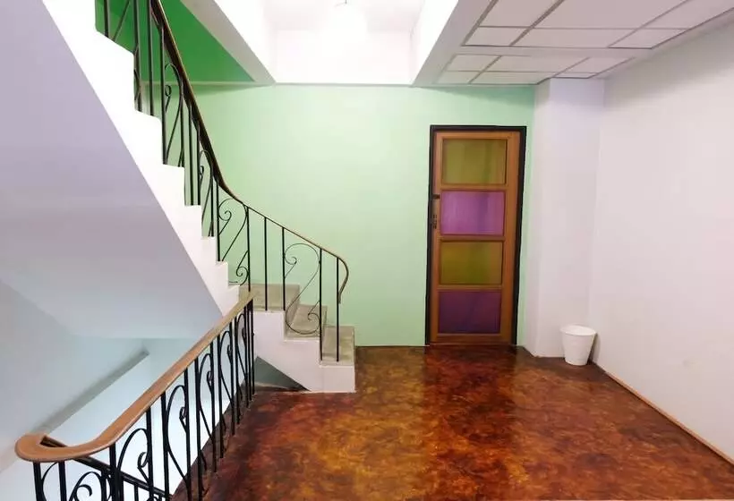 هاستل Krodyle Mindfulness House