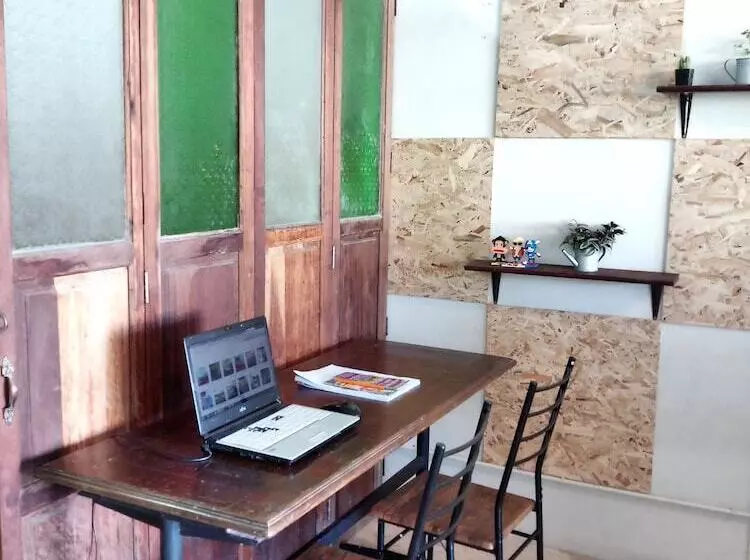 هاستل Krodyle Mindfulness House