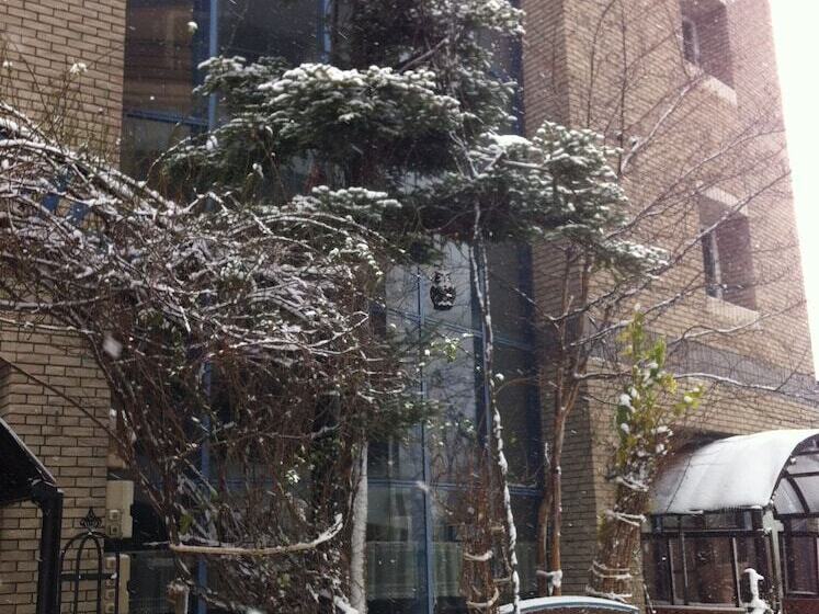 Resort Hotel Front Stage