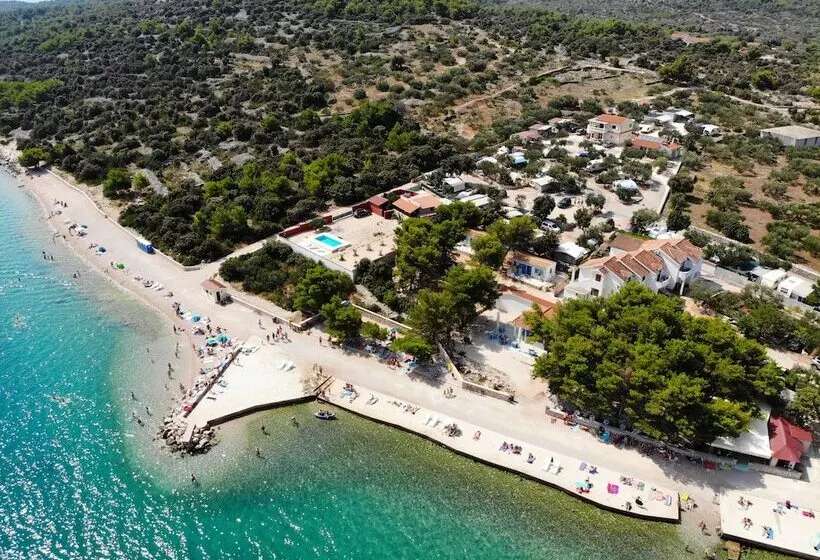 Hotelli Levantara Kamp