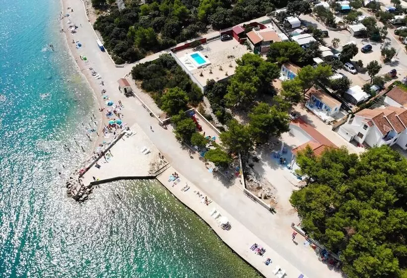 Hotelli Levantara Kamp