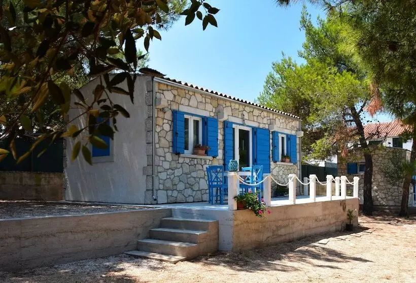 Hotelli Levantara Kamp