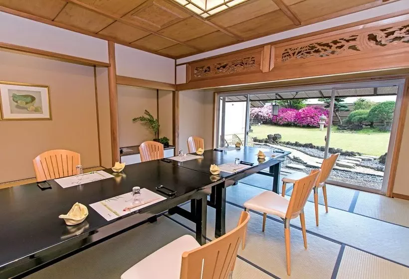 Hotelli Mishima Plaza