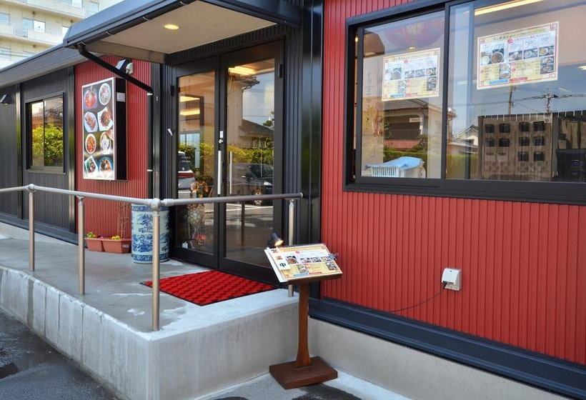 בית מלון כפרי Omura Central