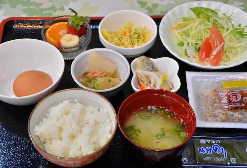 בית מלון כפרי Omura Central