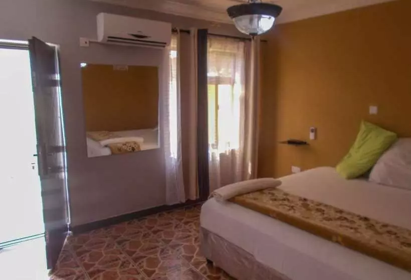 هتل Shamrock Lodge