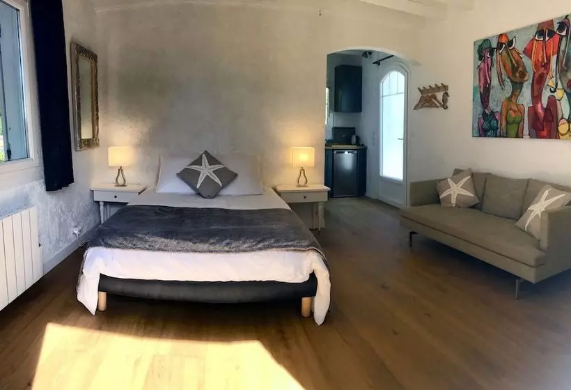 پانسیون Les Chambres De L Arestel