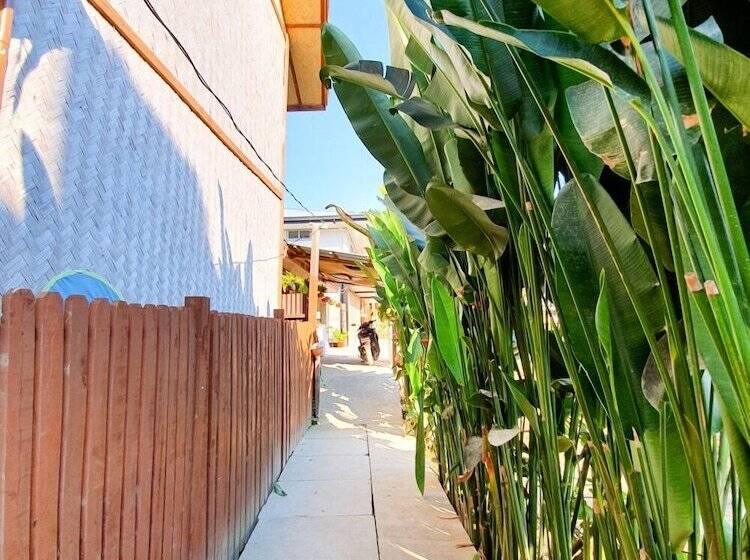 פנסיון Keira Tourist Inn