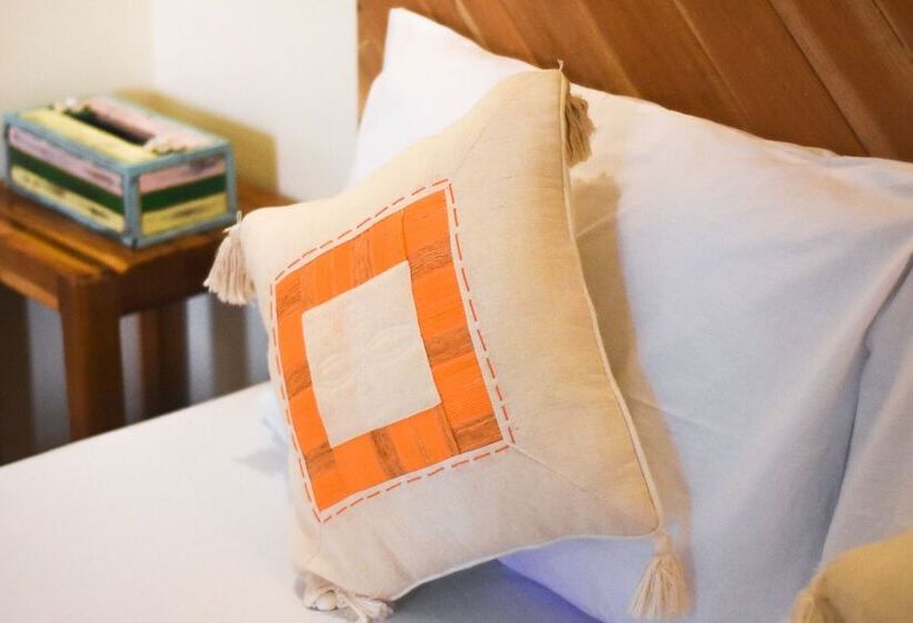 פנסיון Keira Tourist Inn