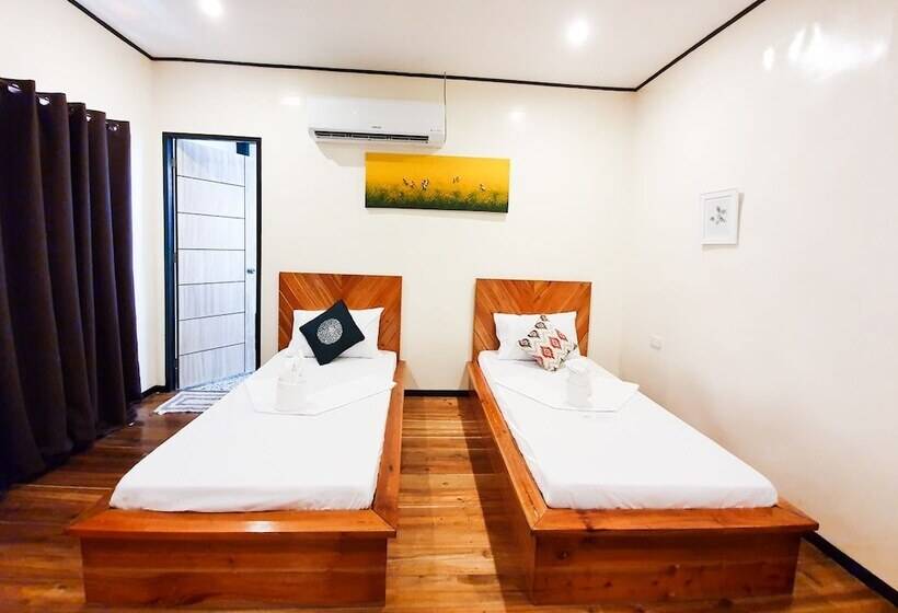 פנסיון Keira Tourist Inn