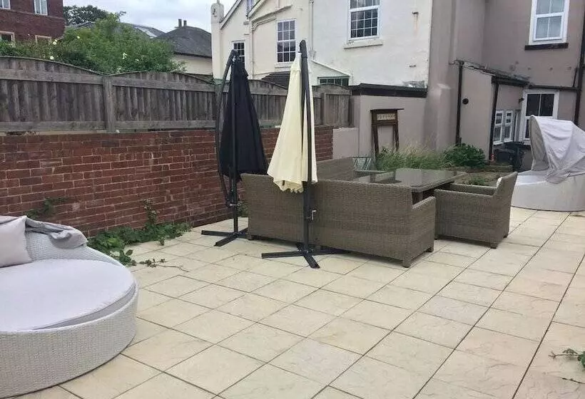 Majatalo Regent Serviced Suites