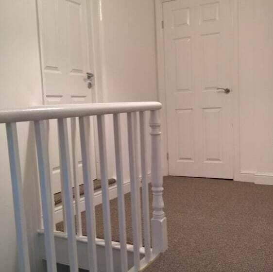 بنسيون Regent Serviced Suites