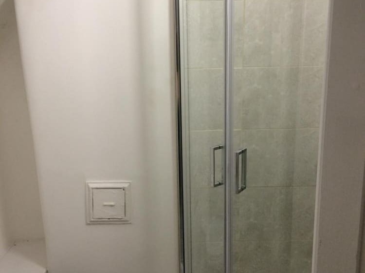 Pensione Regent Serviced Suites