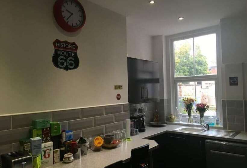 بنسيون Regent Serviced Suites